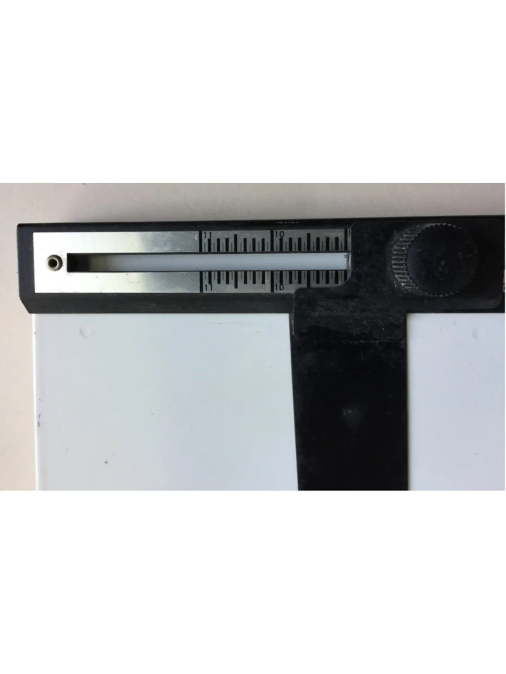 Bordermaster 17x14 Adjustable Darkroom Easel 2-Blade, Clean